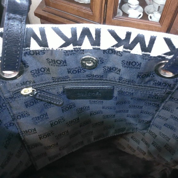 LKNW(No Call Outs) Michael Kors Jet Set Signature Canvas Lg.Tote W/Leather Trim - Picture 11 of 16
